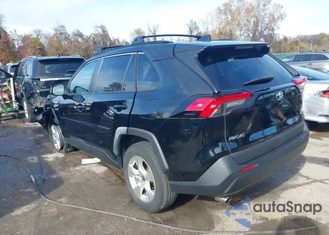 2021 Toyota Rav4 Hybrid Xle z USA, uszkodzony, nr VIN 2T3R6RFV3MW016322